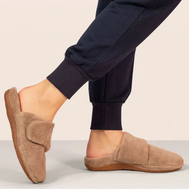 AETREX- WOMEN'S MANDY CLOSED TOE COFFEE SLIPPER - Image 7
