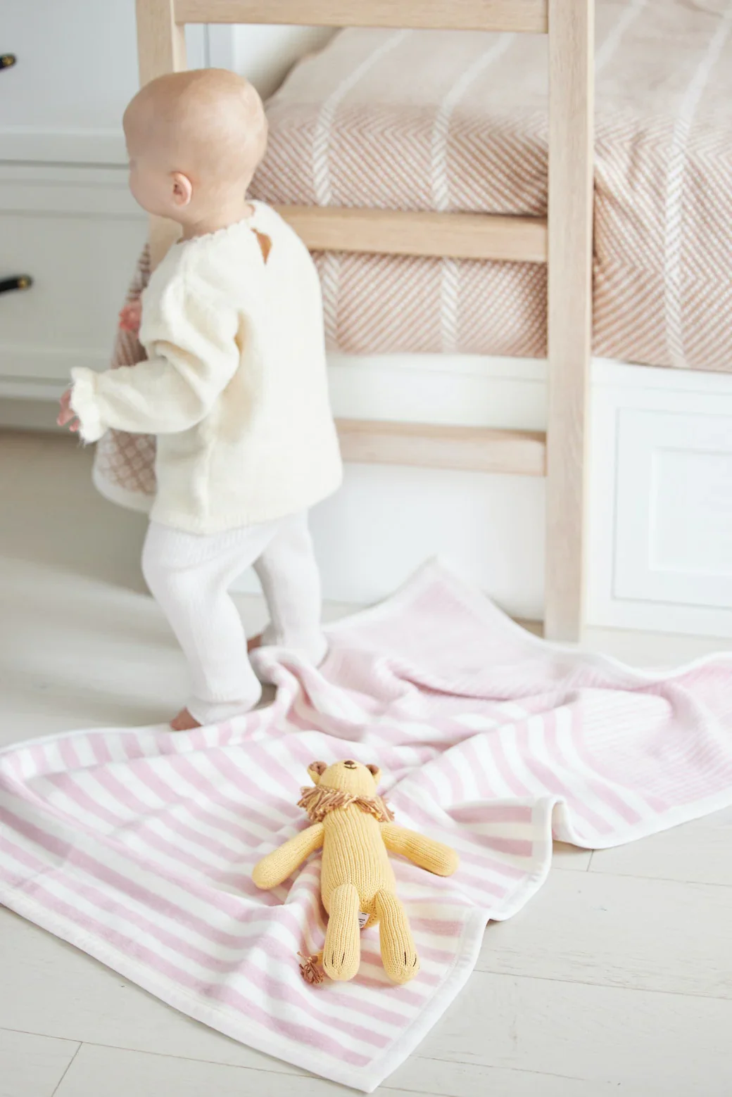 CHAPPYWRAP- PINK LADIES BLANKET - Image 5
