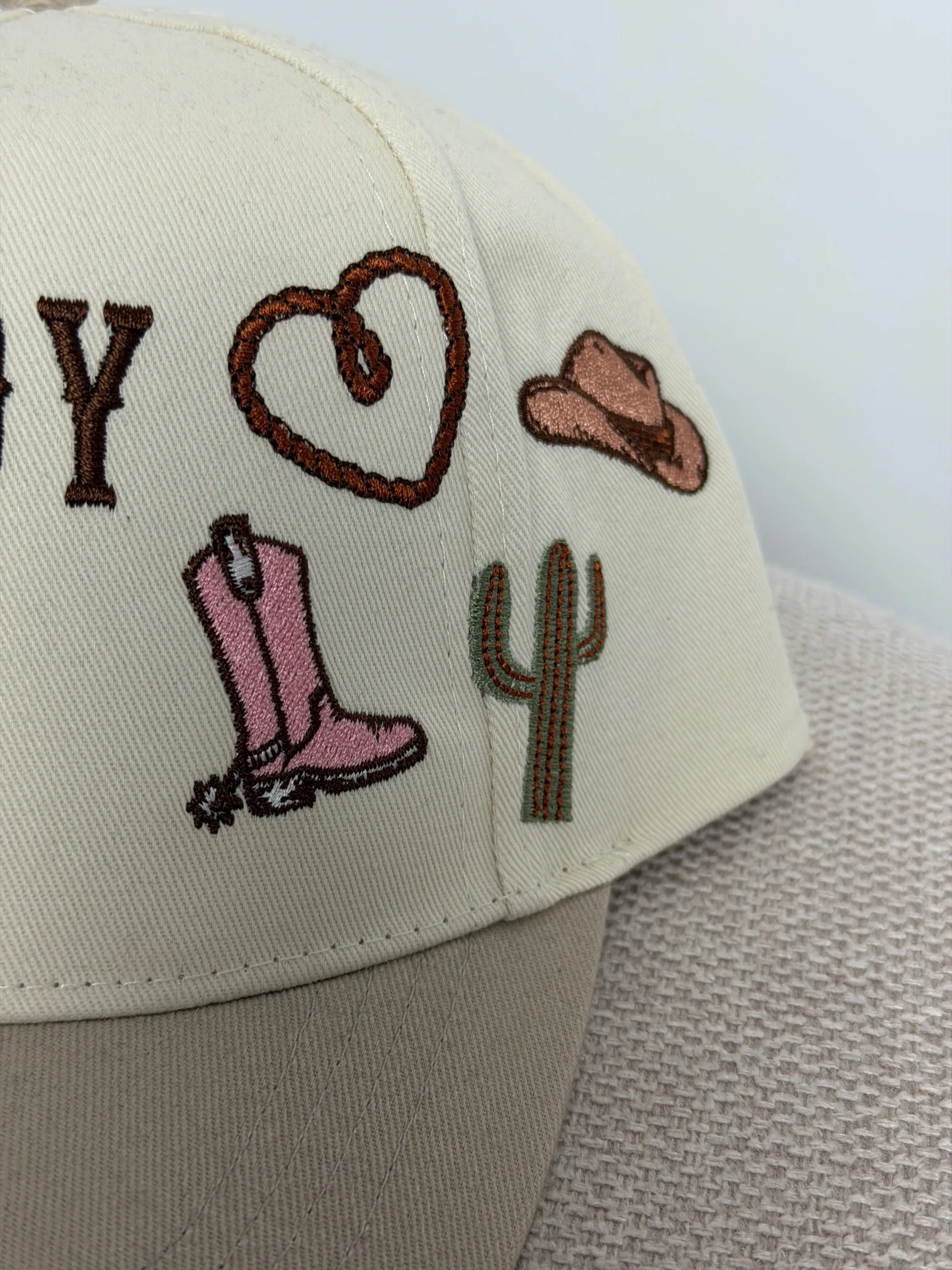 COWBOY HAT CACTUS HEART EMBROIDERY TRUCKER HAT - Image 2