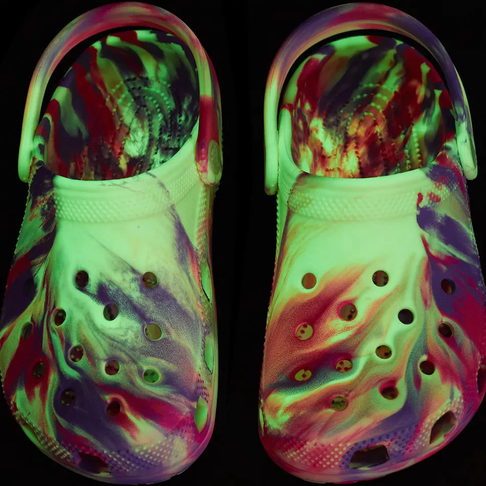 CROCS- KIDS CLASSIC GLOW-IN-THE-DARK MARBLED CLOG - Image 4