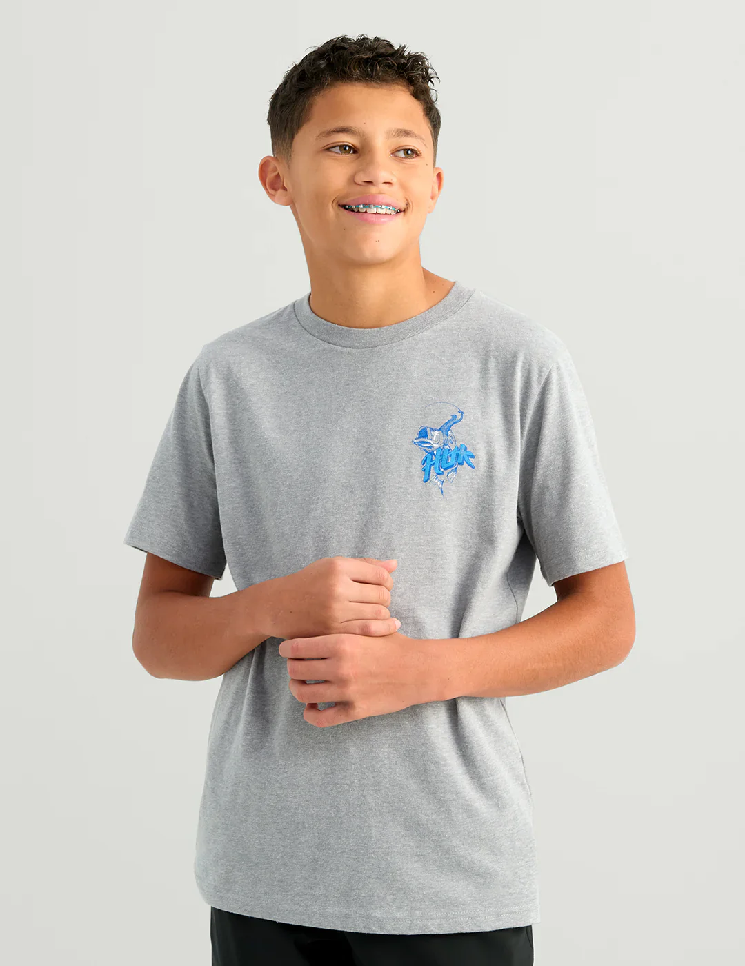 HUK - KIDS RODEO BASS TEE - Image 6