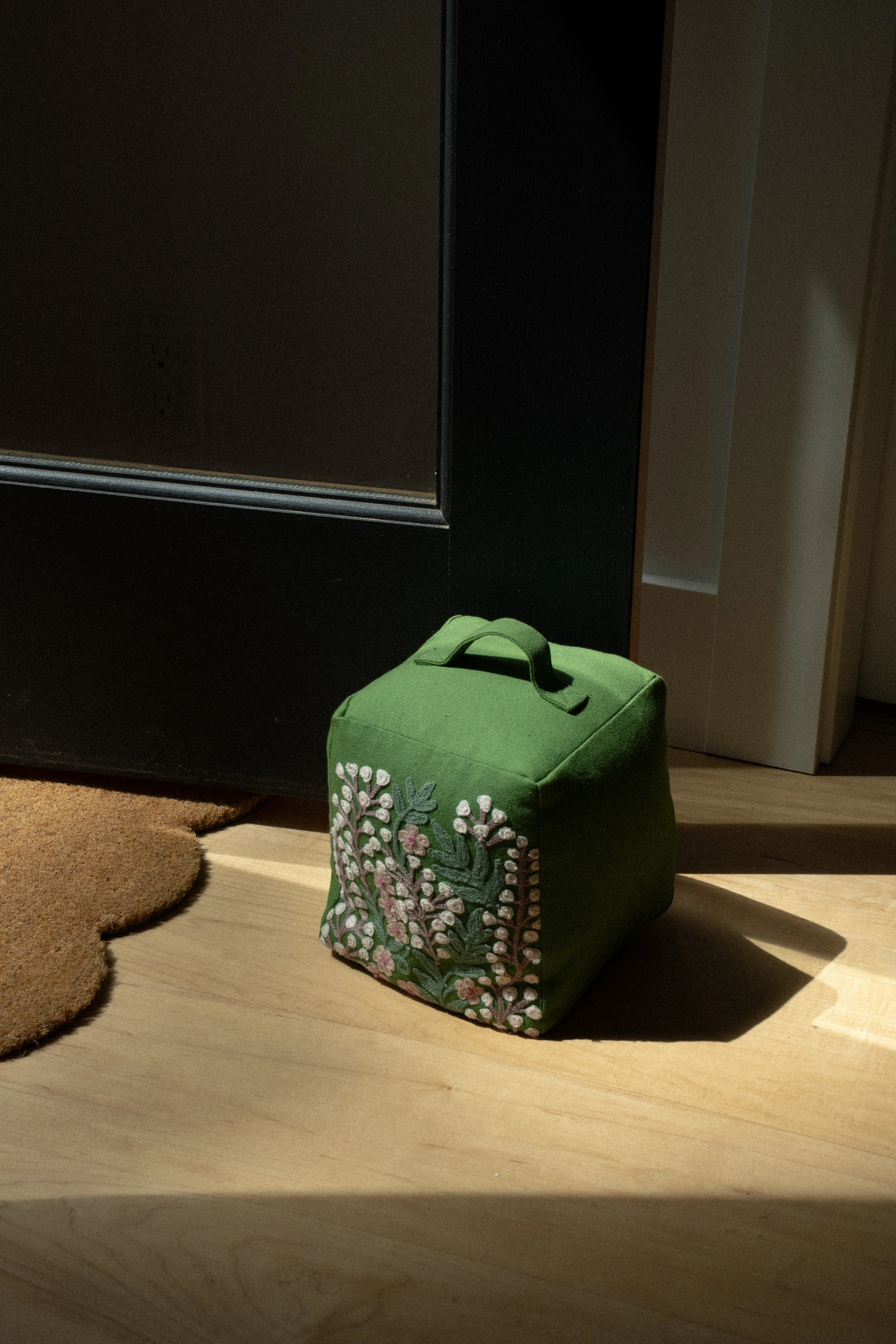 INDABA - EMBROIDERED FLORAL DOORSTOP - Image 4