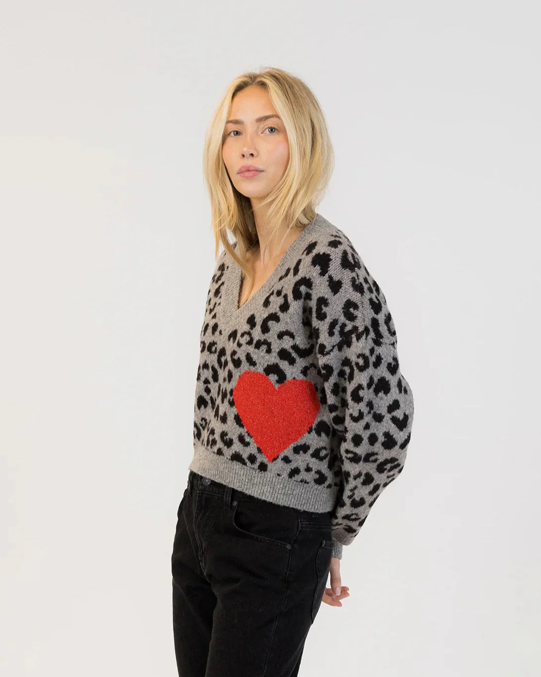 LYLA & LUXE - WOMEN'S ETTA ANIMAL SWEATER - Image 2