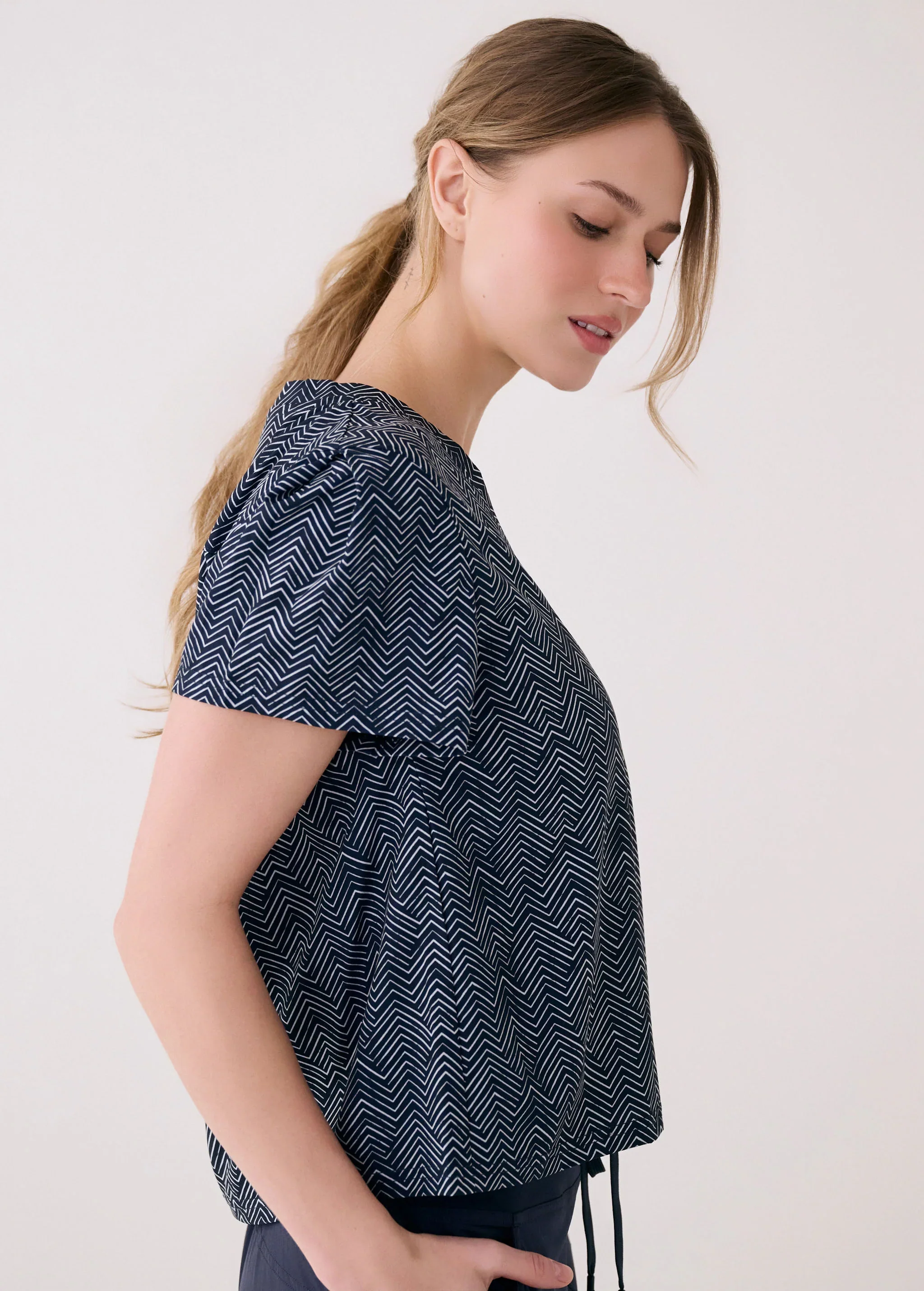 LOLE - OLIVIE V NECK TOP - Image 3