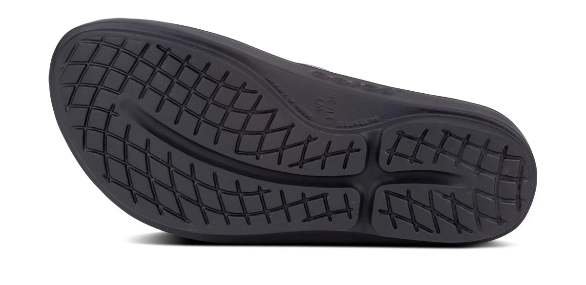 OOFOS - Women's OOlala Thong Sandal - Image 20