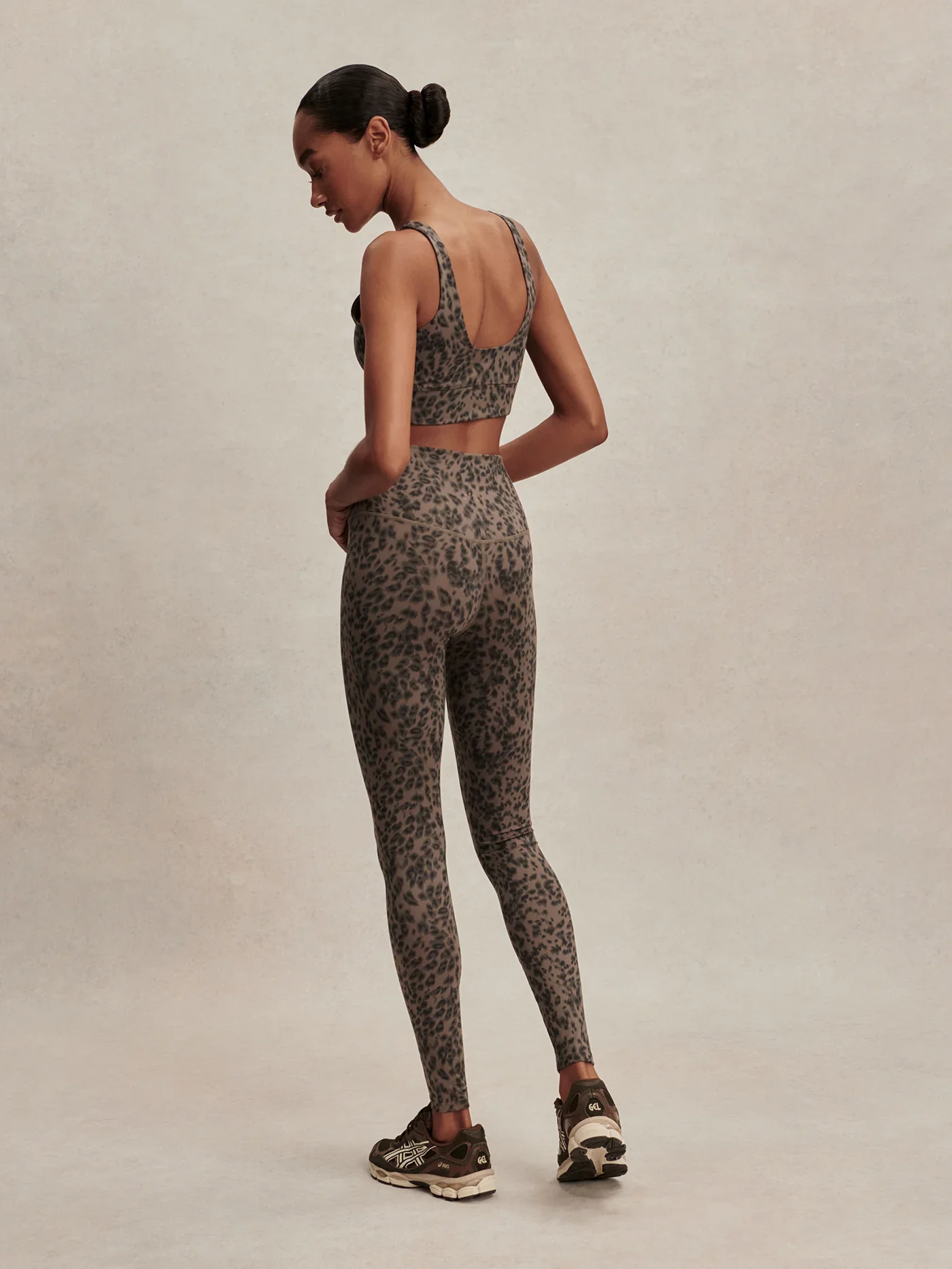 VARLEY - WOMEN'S  FreeSoft™ High-Rise Legging 28" - Image 2