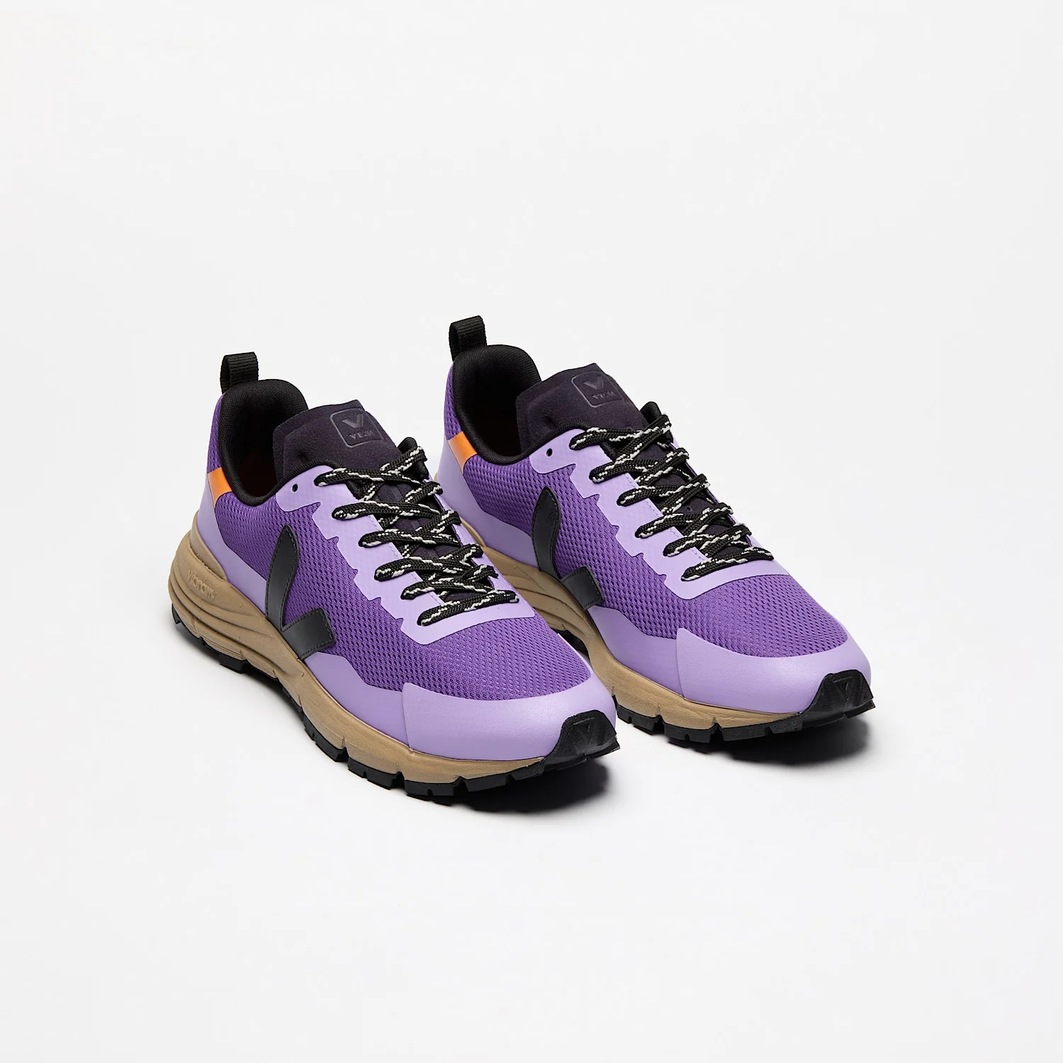 VEJA- WOMEN'S DEKKAN ALVEOMESH ATHLETIC SHOE - Image 3