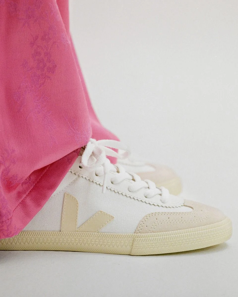 VEJA- WOMEN’S VOLLEY CANVAS SHOE - Image 4